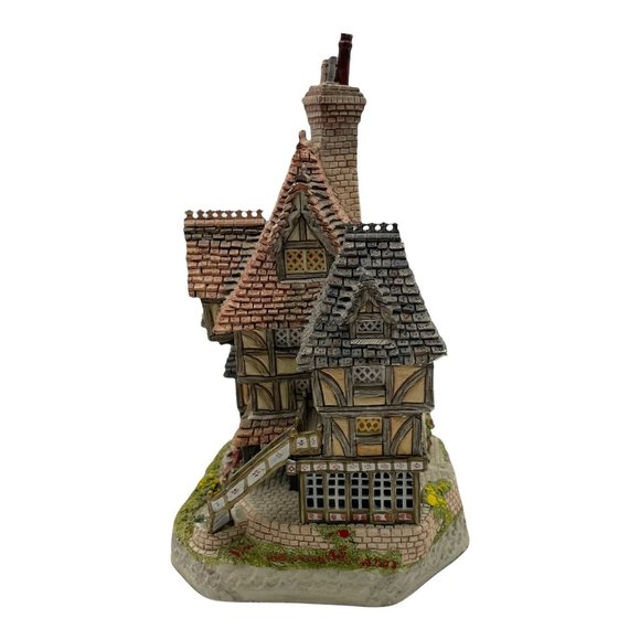 David Winter Cottages Horatio Pernickety's Amorous Intent Limited Edition in Box - Picture 5 of 10